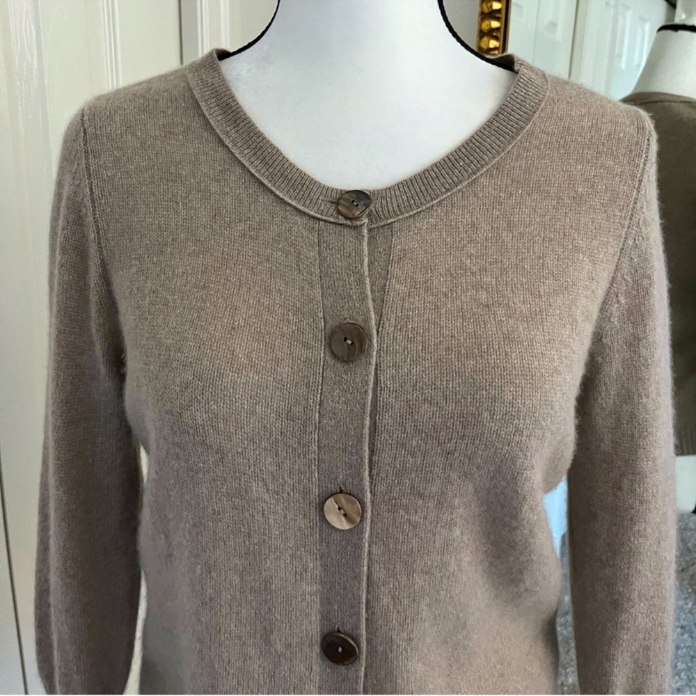 White & Warren 100% Cashmere Beige Button Down Cardigan Sweater. Size Medium.